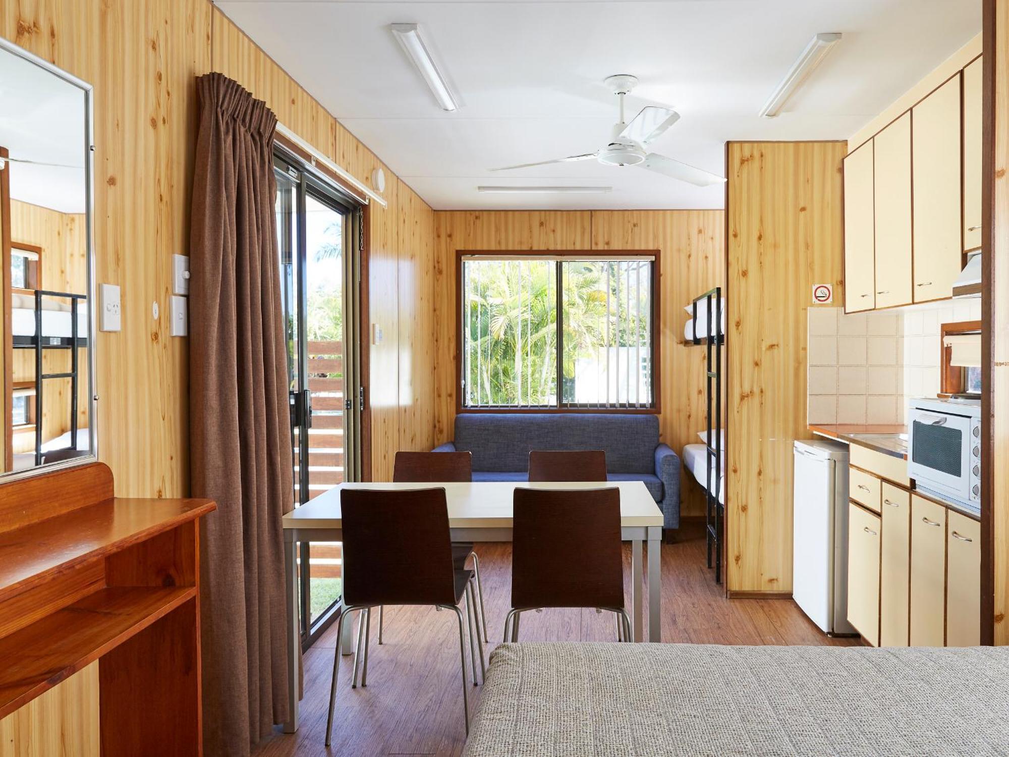 Nrma Treasure Island Holiday Resort ゴールドコースト エクステリア 写真