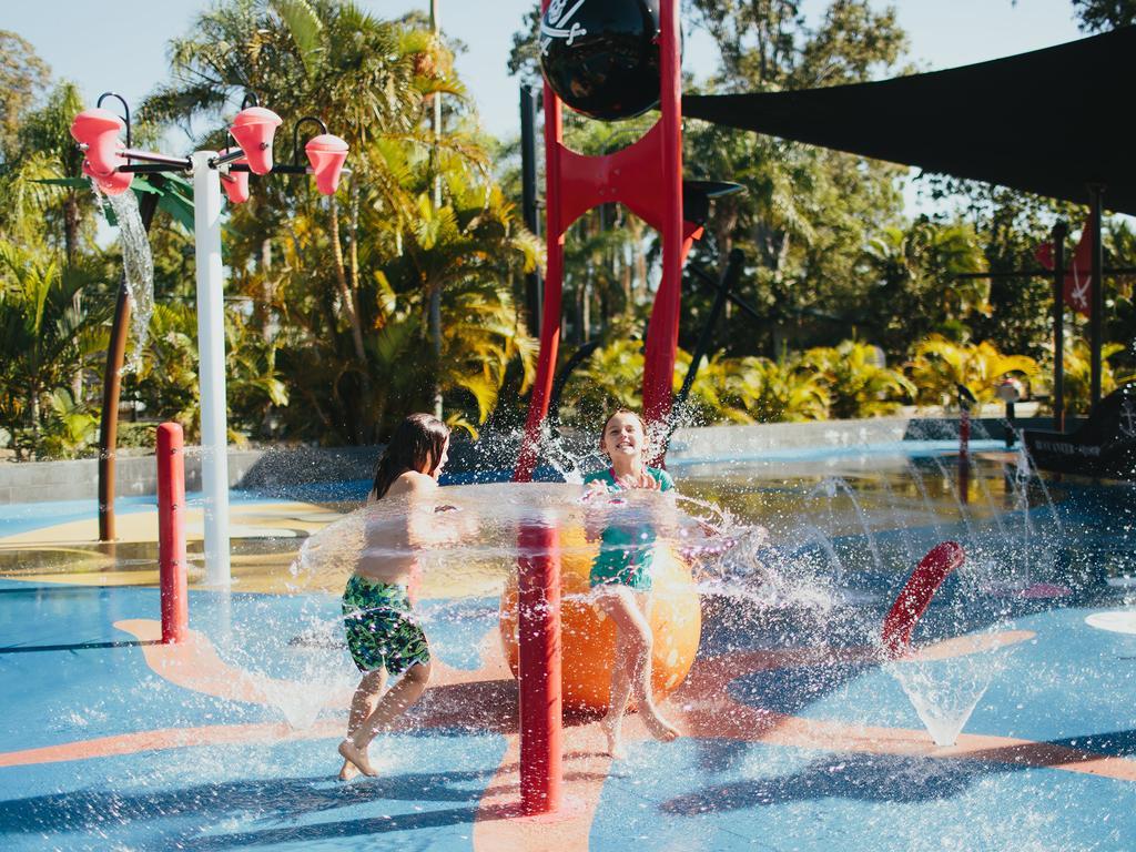 Nrma Treasure Island Holiday Resort ゴールドコースト エクステリア 写真