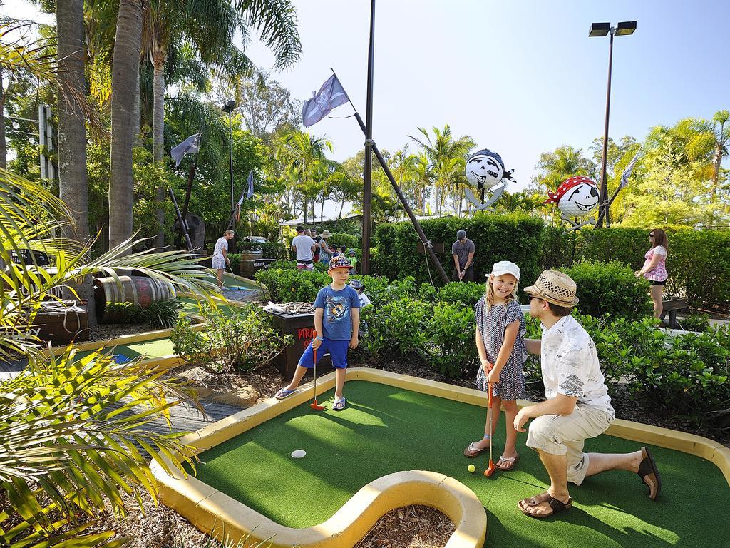 Nrma Treasure Island Holiday Resort ゴールドコースト エクステリア 写真