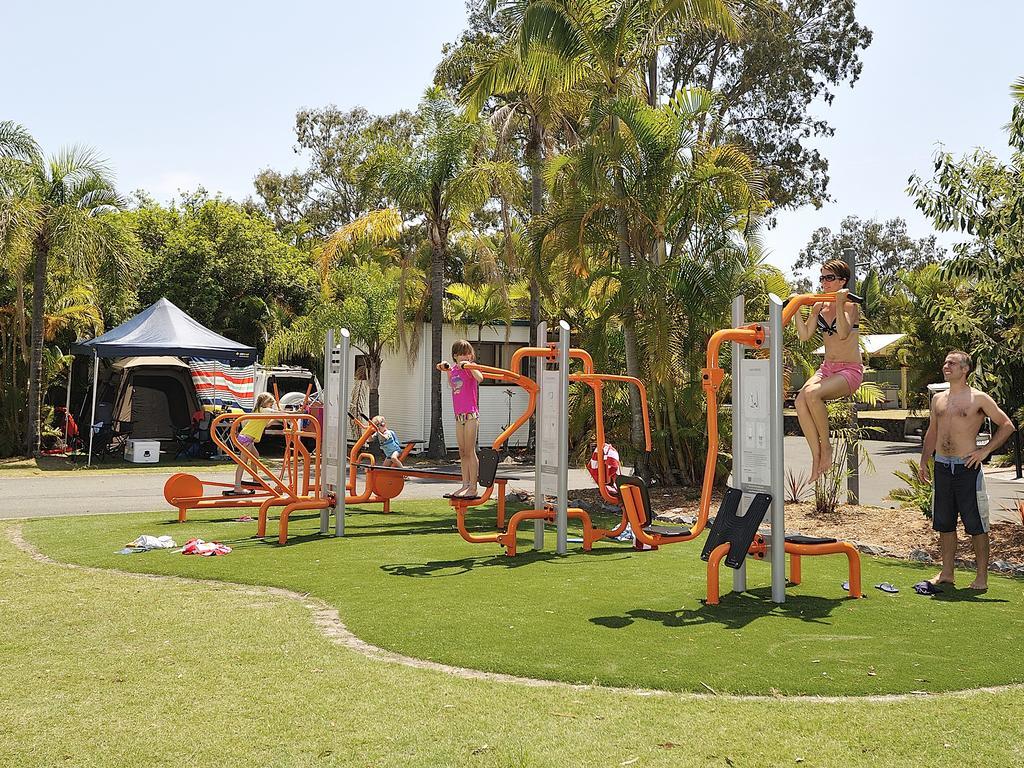 Nrma Treasure Island Holiday Resort ゴールドコースト エクステリア 写真